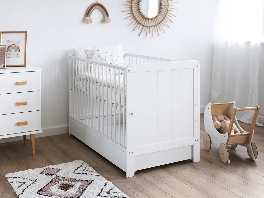 Łóżeczko dziecięce sosnowe Baby Magic  60x120 białe